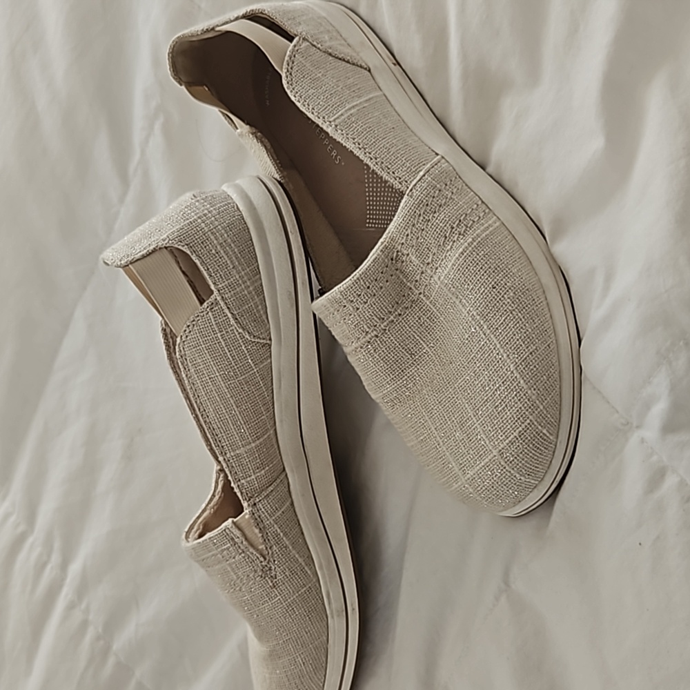 Shoe's - Picture 2 of 3